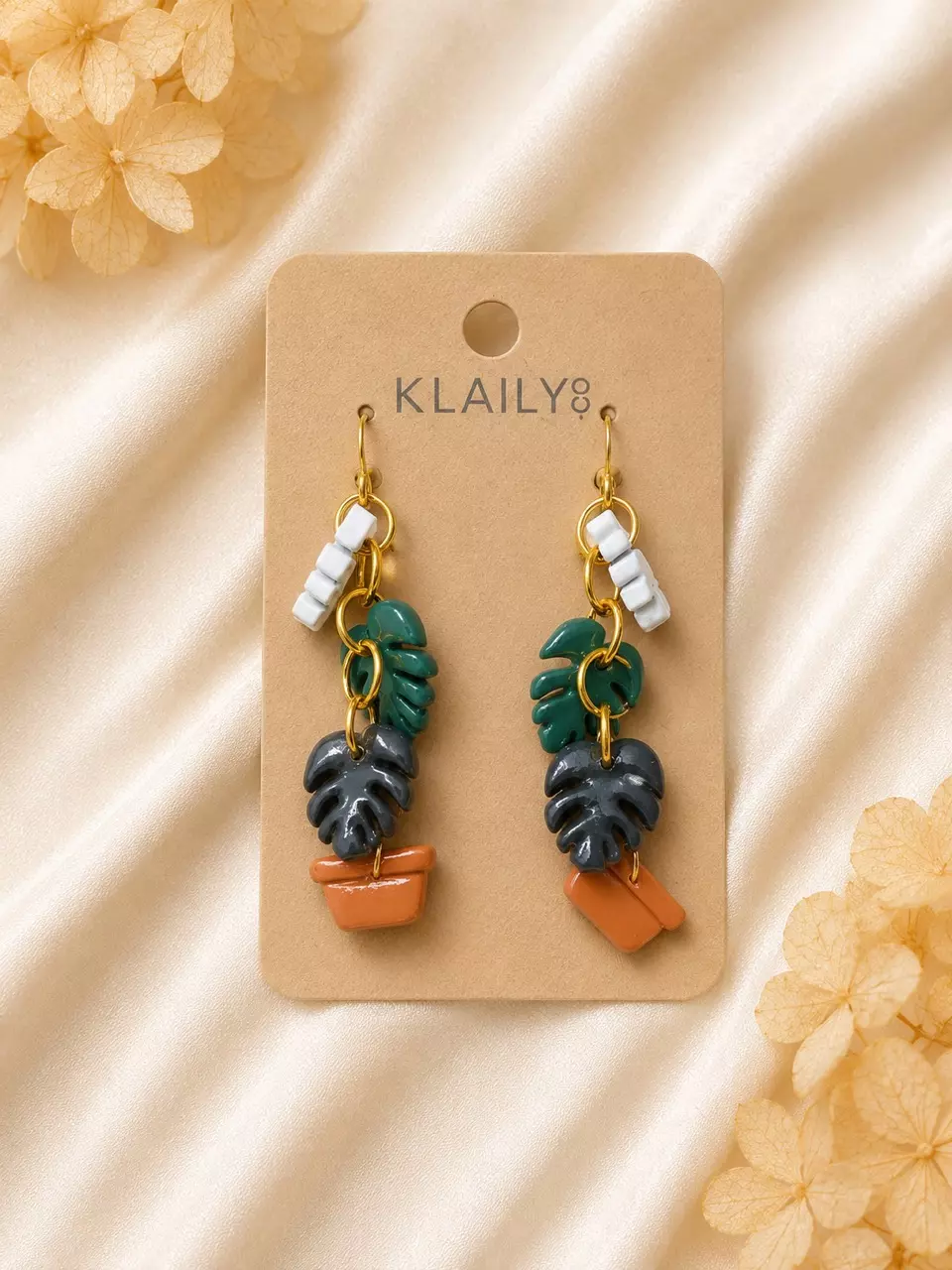 Climbing Monstera Dangle Earrings thumbnail