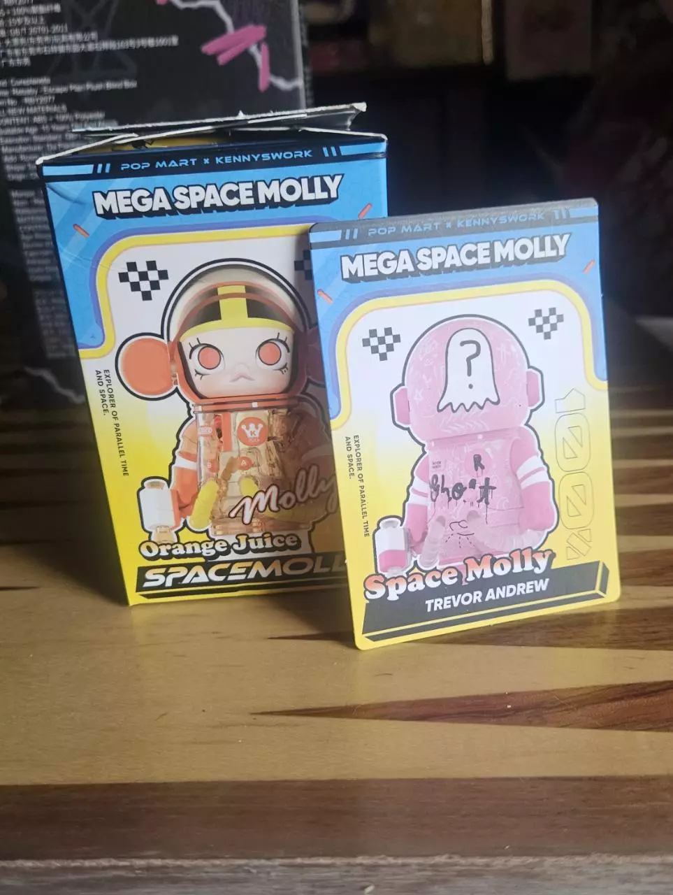 MEGA SPACE MOLLY 100% Series 4 Trevor Andrew thumbnail