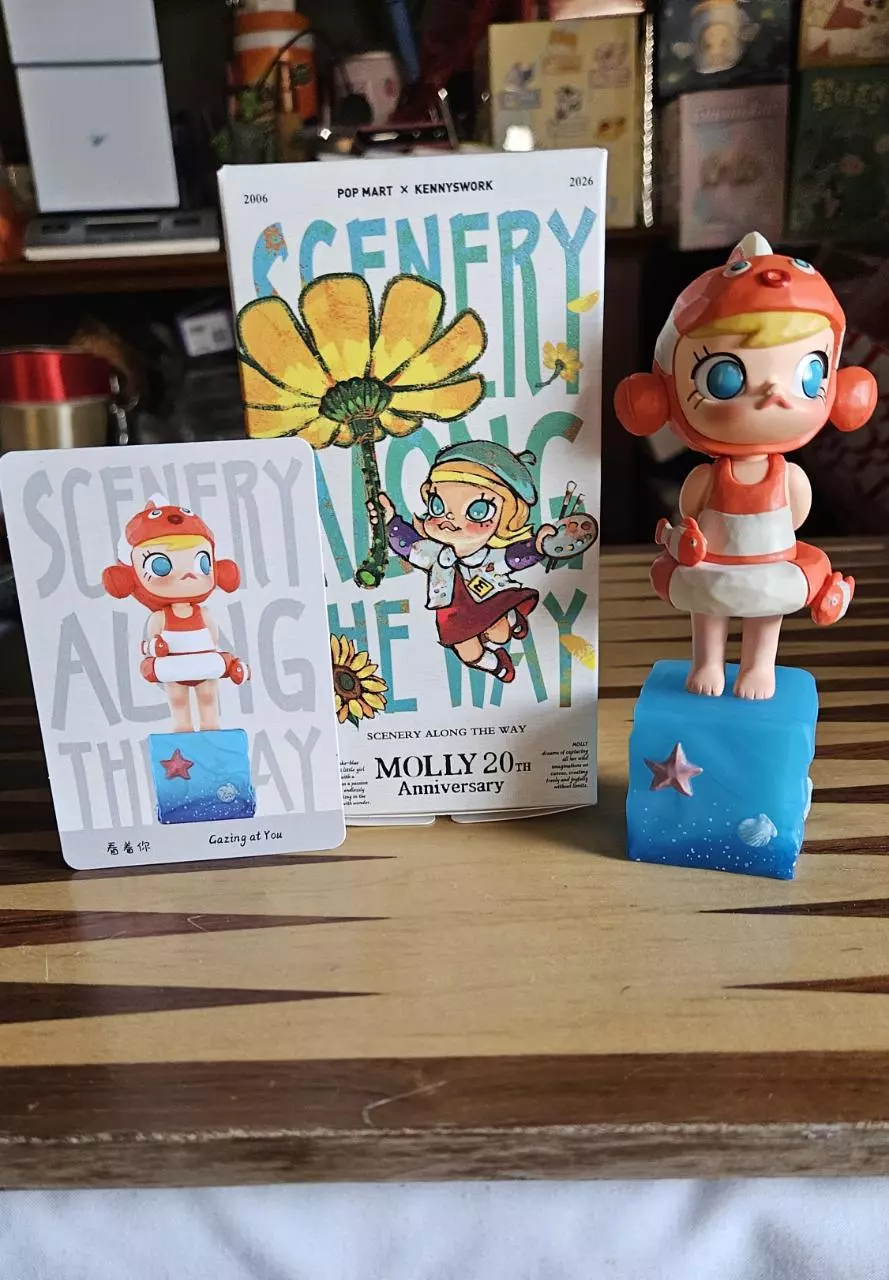 Pop Mart Molly Scenery Along the Way 20th Anniversary series blind box thumbnail