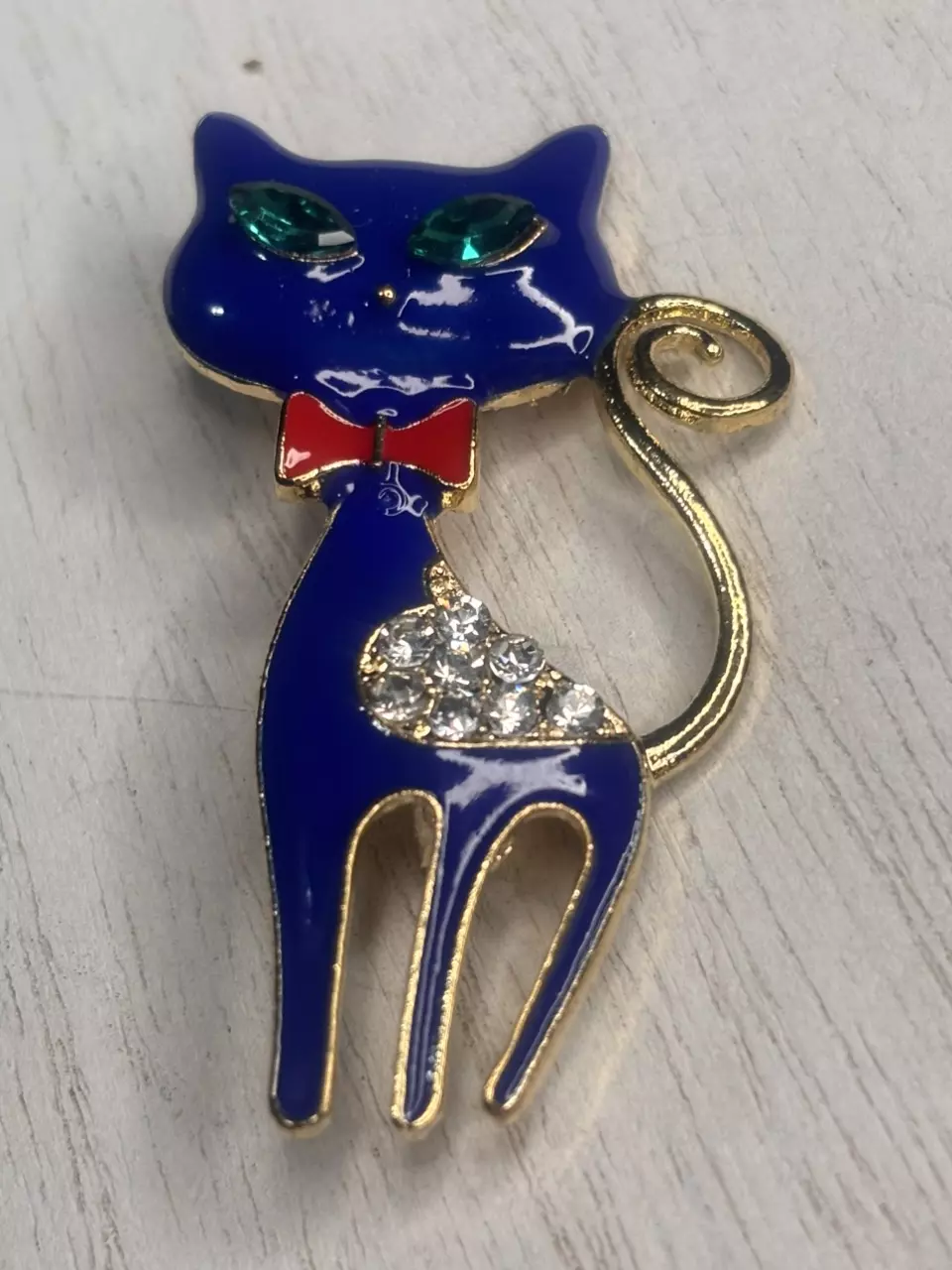 🐱 Blue Cat Rhinestone Brooch – Bow Tie Kitty Pin thumbnail