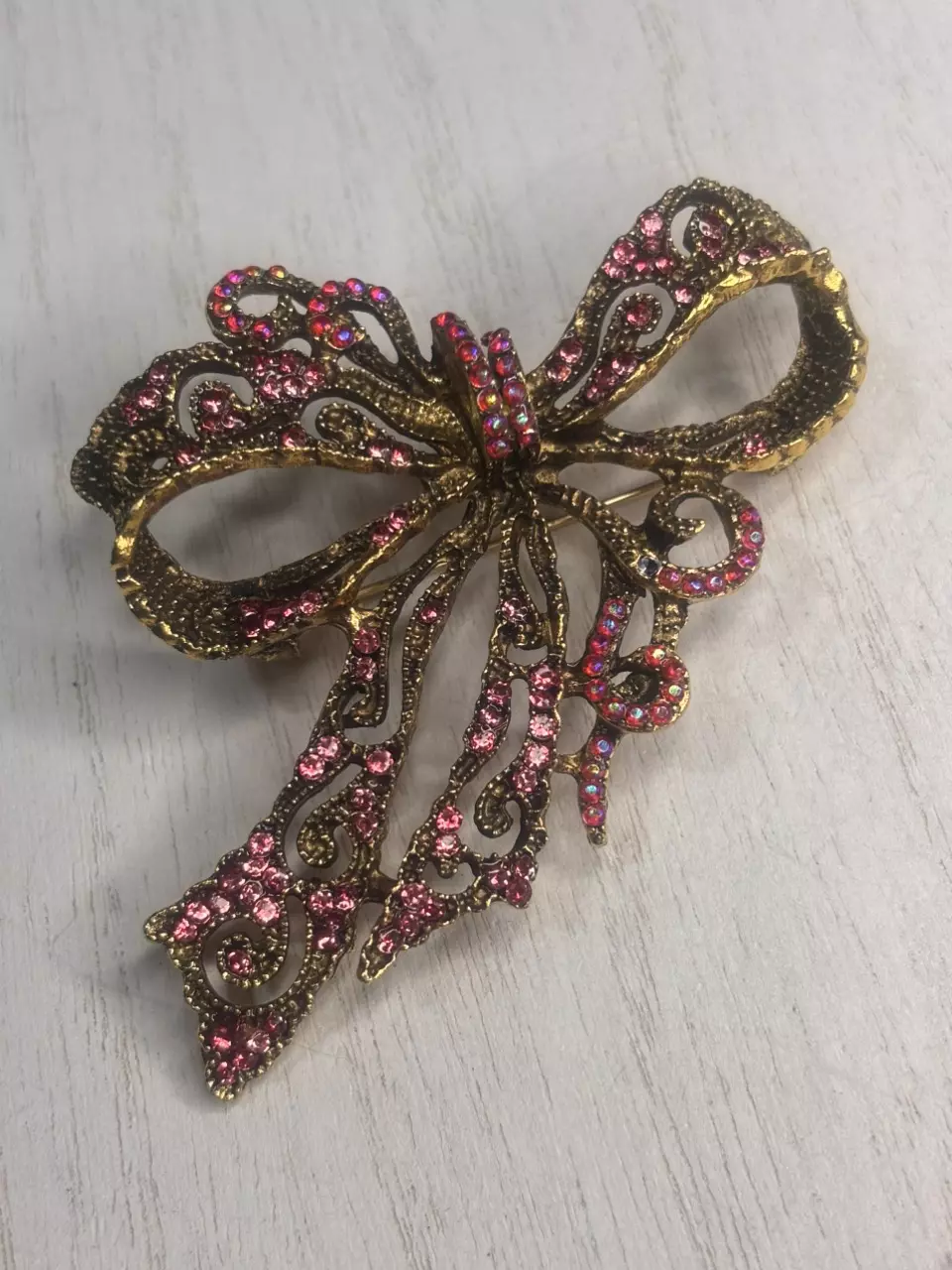 ✨ Pink Rhinestone Bow Brooch – Vintage Style Statement Pin thumbnail