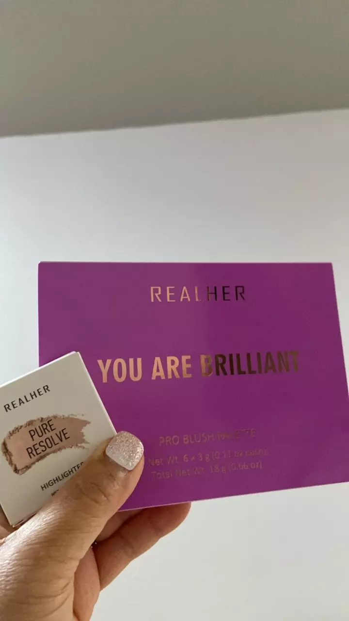 REALHER YOU ARE BRILLIANT Pro Blush Palette & bonus Highlighter, Retail $40 thumbnail
