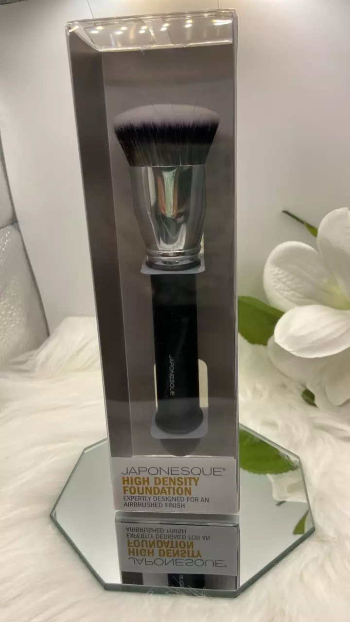 JAPONESQUE FOUNDATION BRUSH, NIB Retail $30 thumbnail