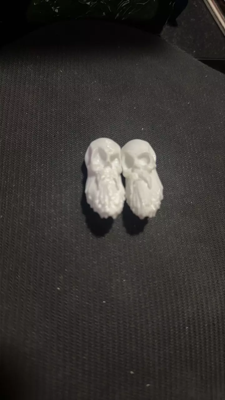 Hoodie beads thumbnail