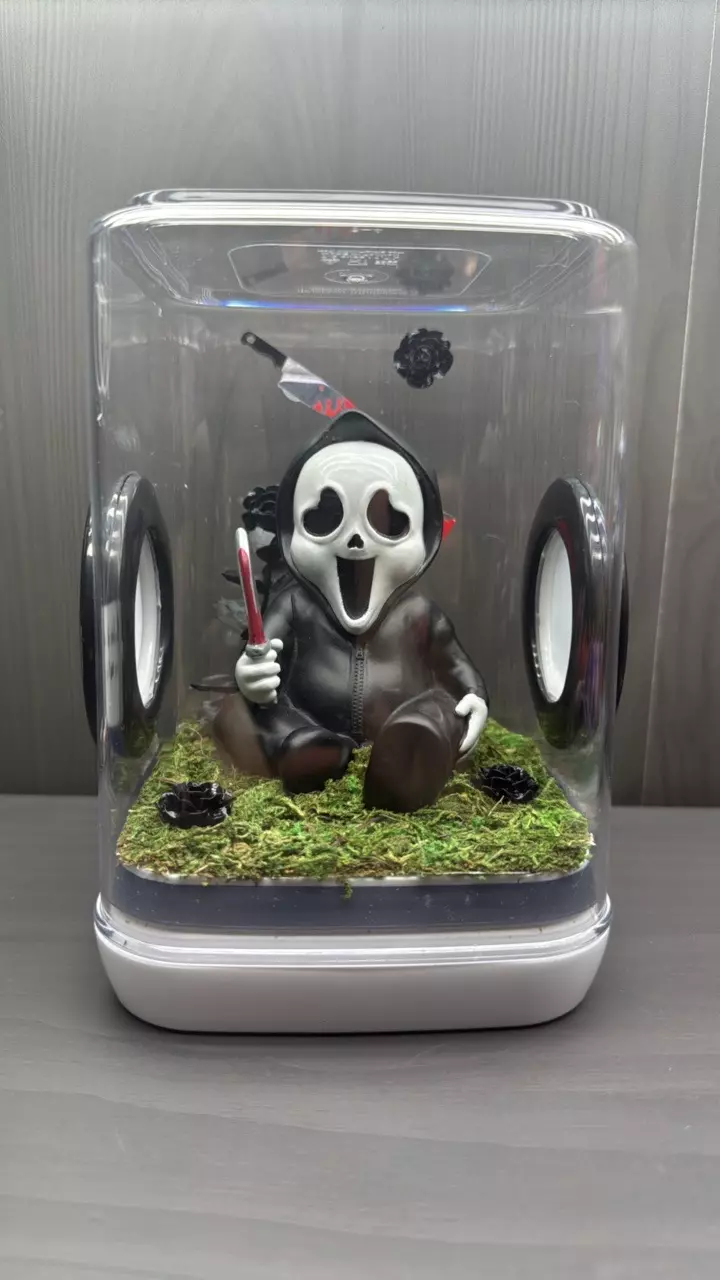 Scream enclosure thumbnail