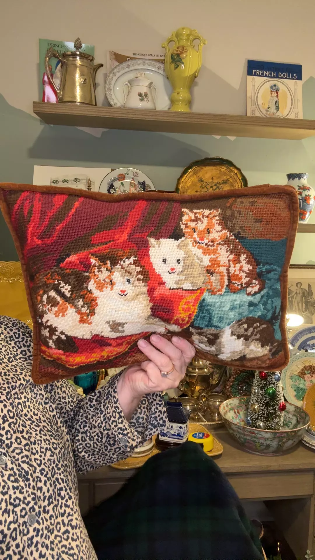 Cat needlepoint thumbnail