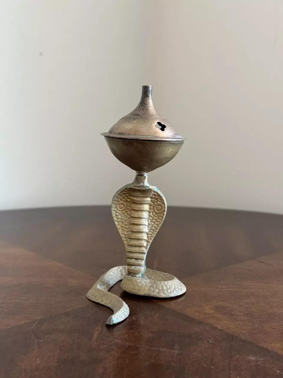 Brass cobra incense burner thumbnail