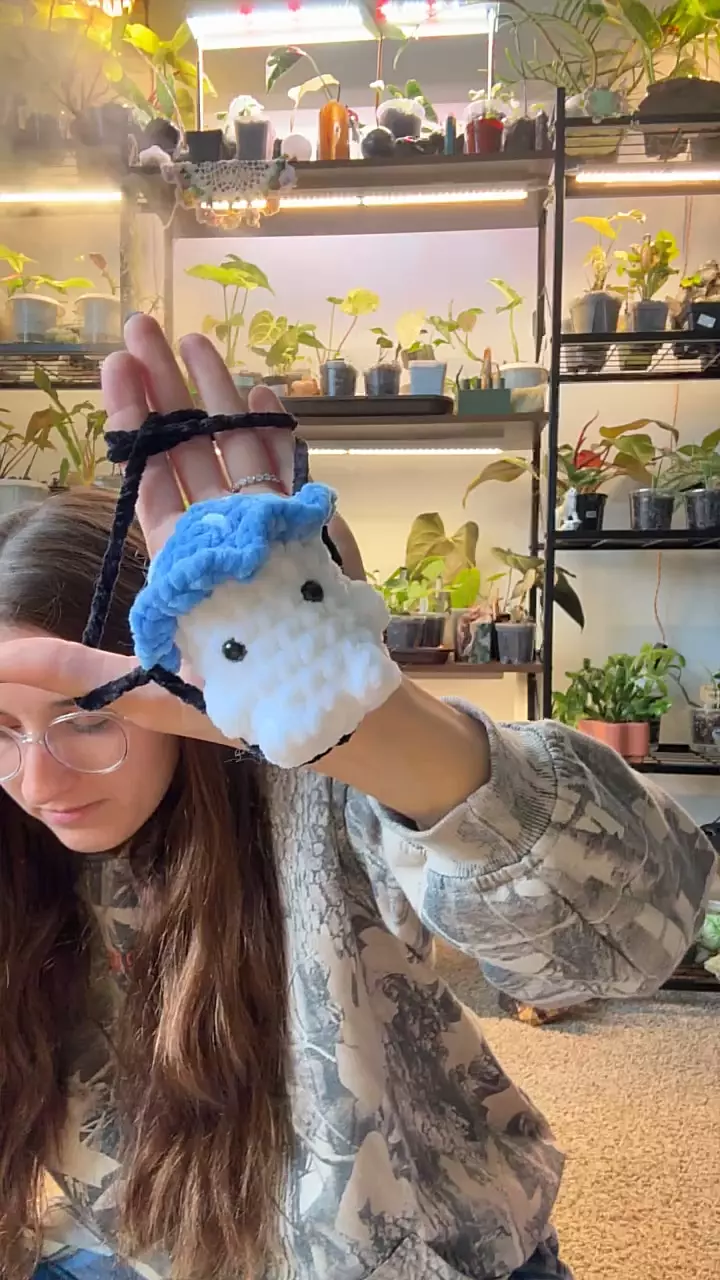 mushie car hanger thumbnail