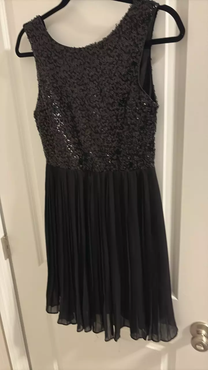 HYPR size Small Sequin Dress thumbnail