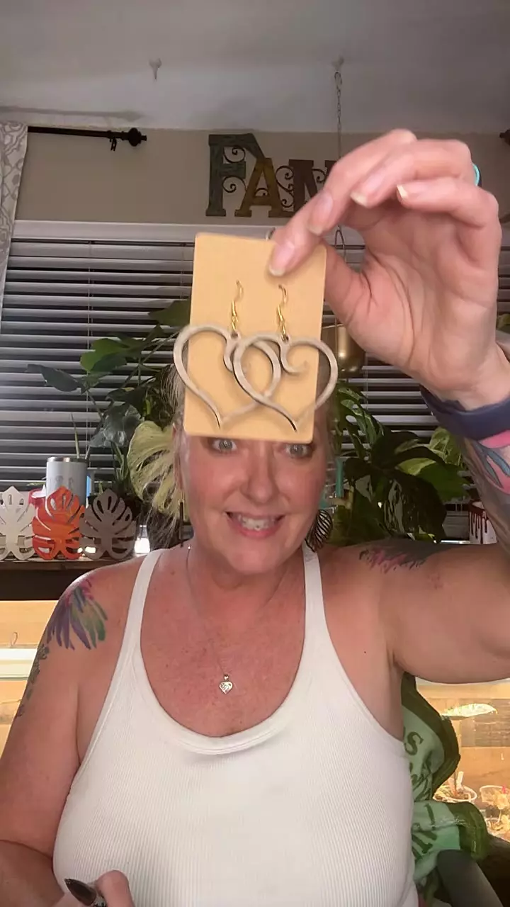 Heart earrings thumbnail