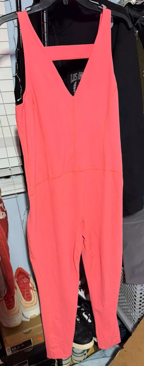 9️⃣FREEPEOPLE Coral Pink Sleeveless Jumpsuit – Size L thumbnail