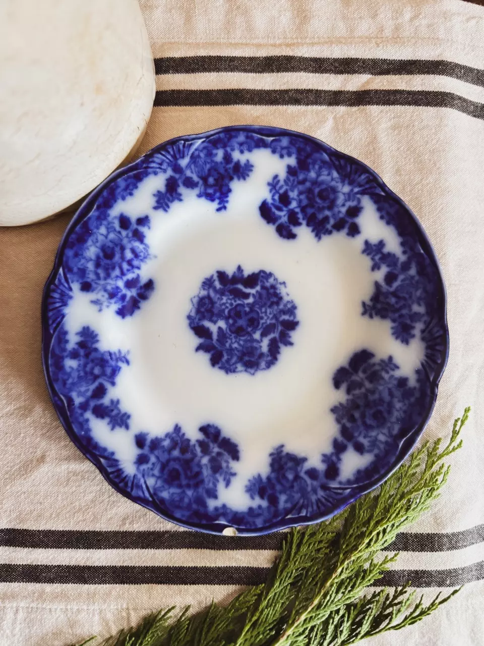 Antique Flow Blue luncheon sized plate thumbnail