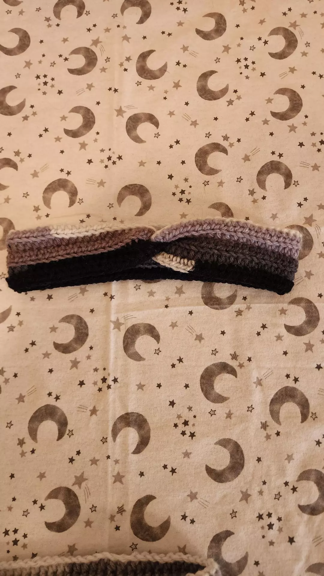 black and gray headband thumbnail