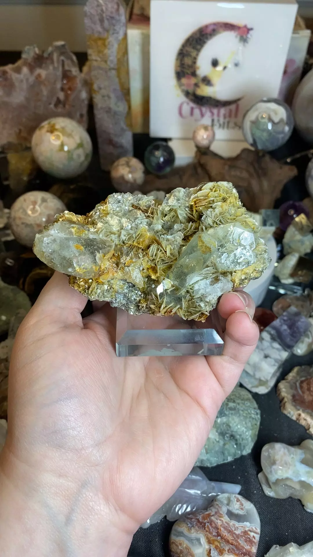 aquamarine w/muscovite from Pakistan (includes stand) thumbnail