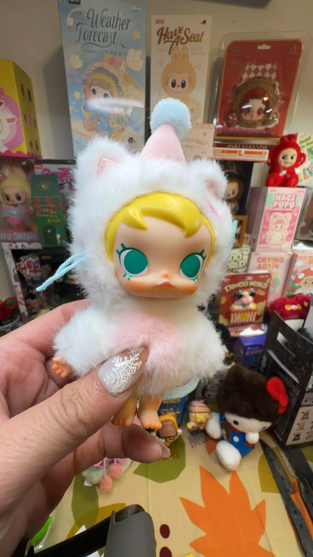 baby cat Molly white thumbnail