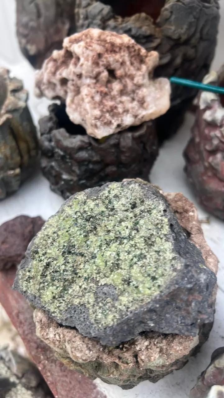 Staging rocks thumbnail