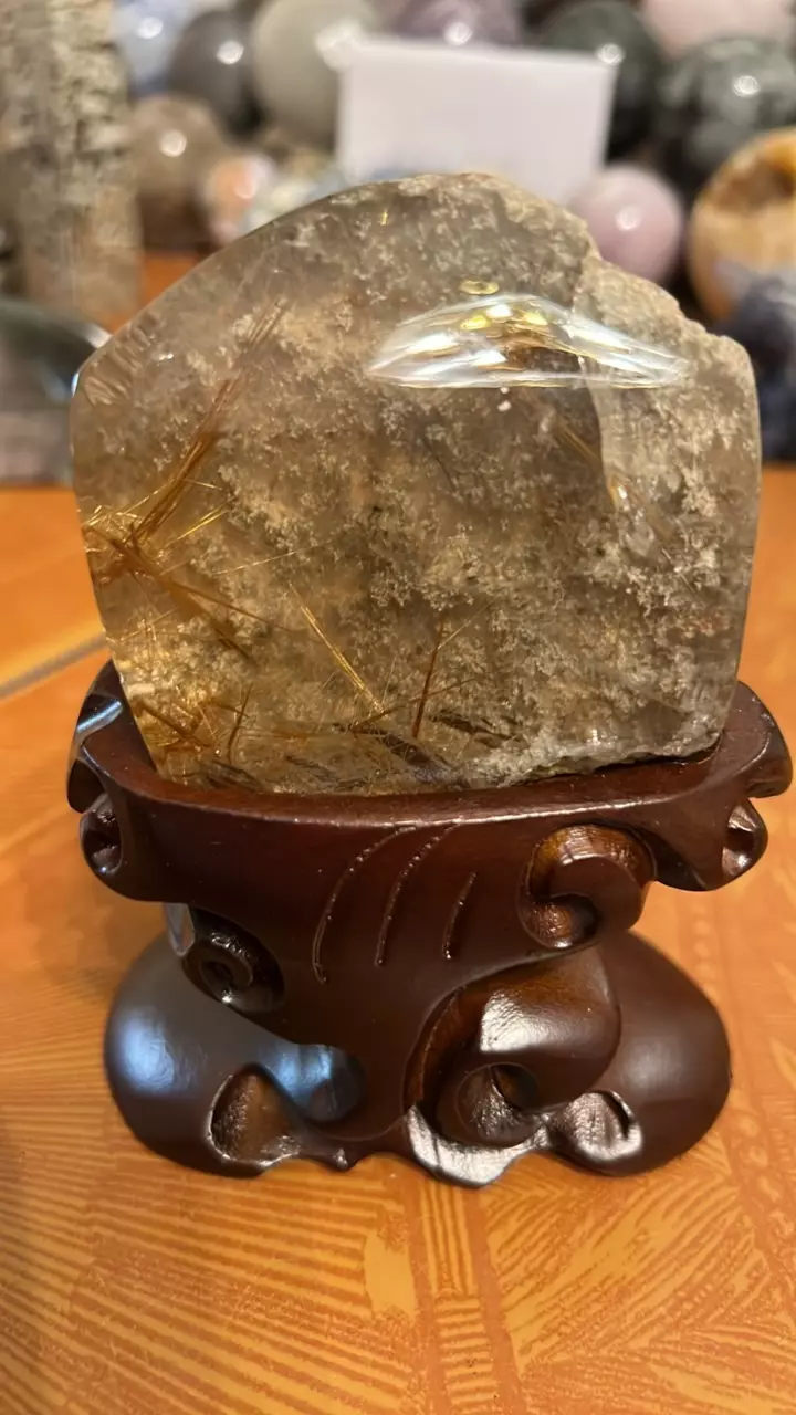 HQ garden quartz with golden rutile thumbnail