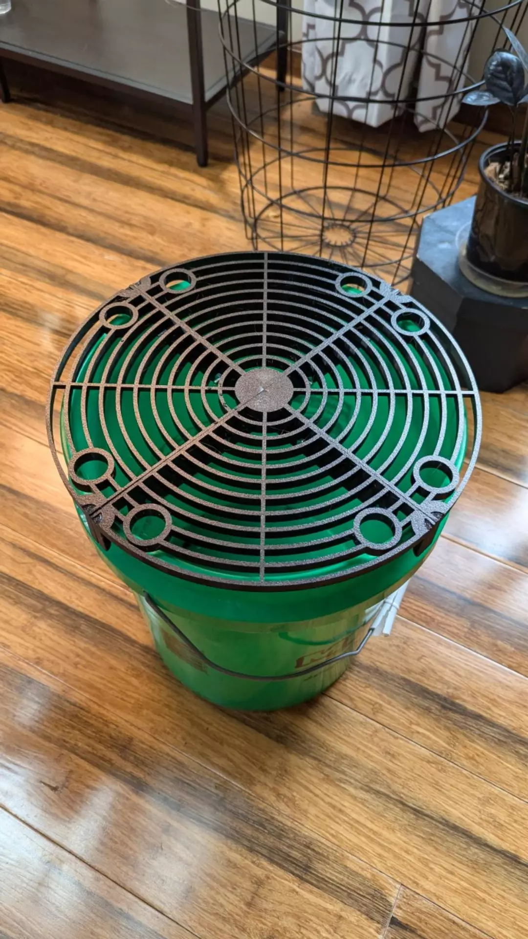 HydraDeck | Mobile Watering Station for Plants thumbnail