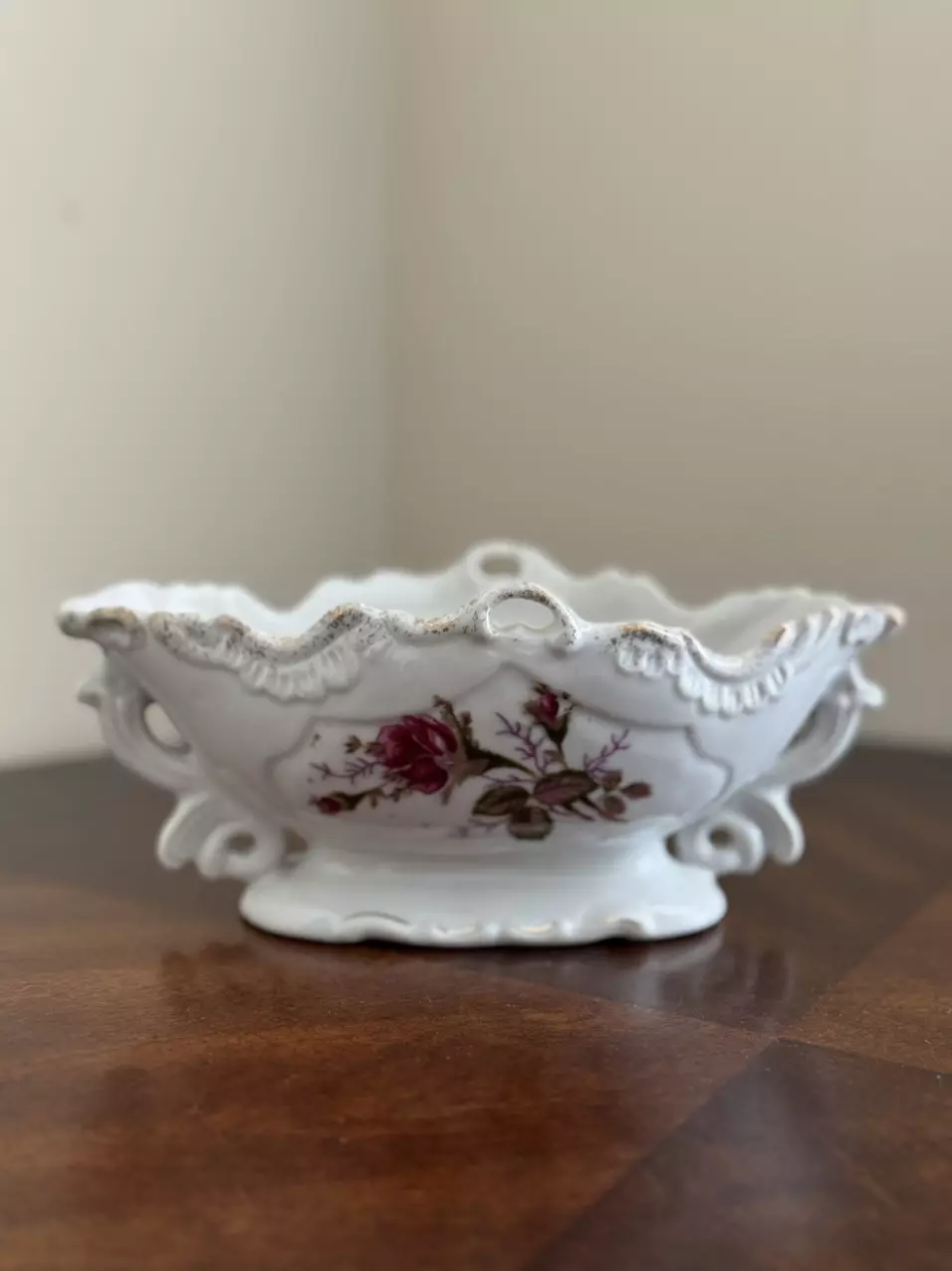 Moss Rose Pompadour porcelain basket thumbnail