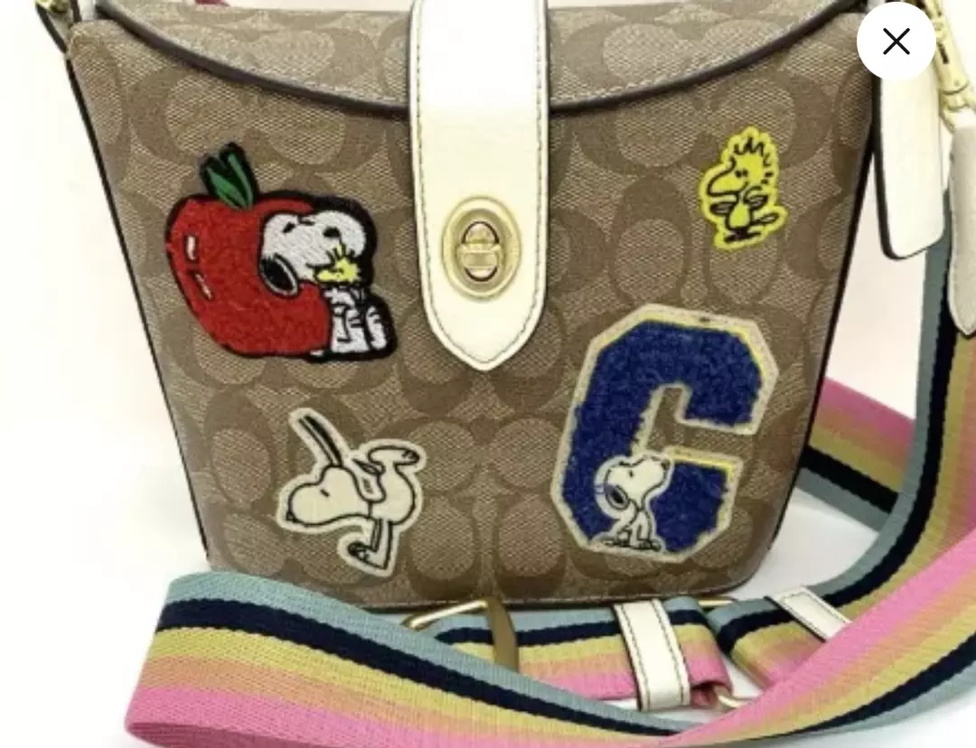 Snoopy Crossbody thumbnail