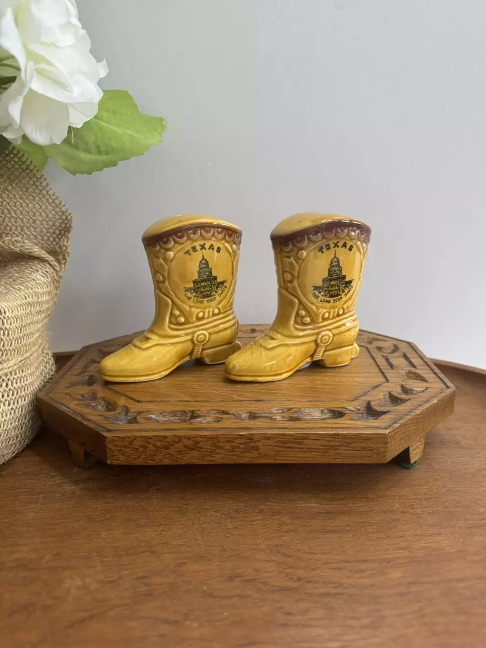 Texas salt and pepper shakers thumbnail