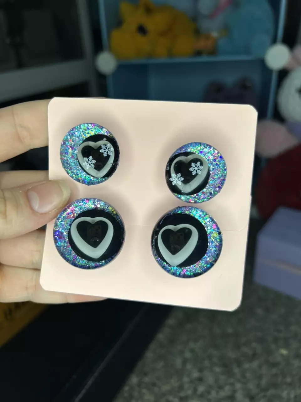 tropical blue snowy eyes 25mm thumbnail