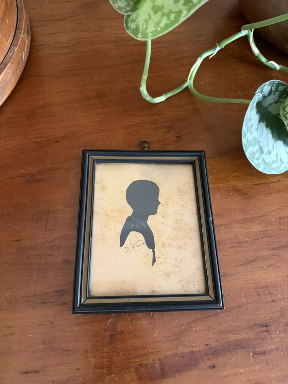 Old Framed silhouette thumbnail