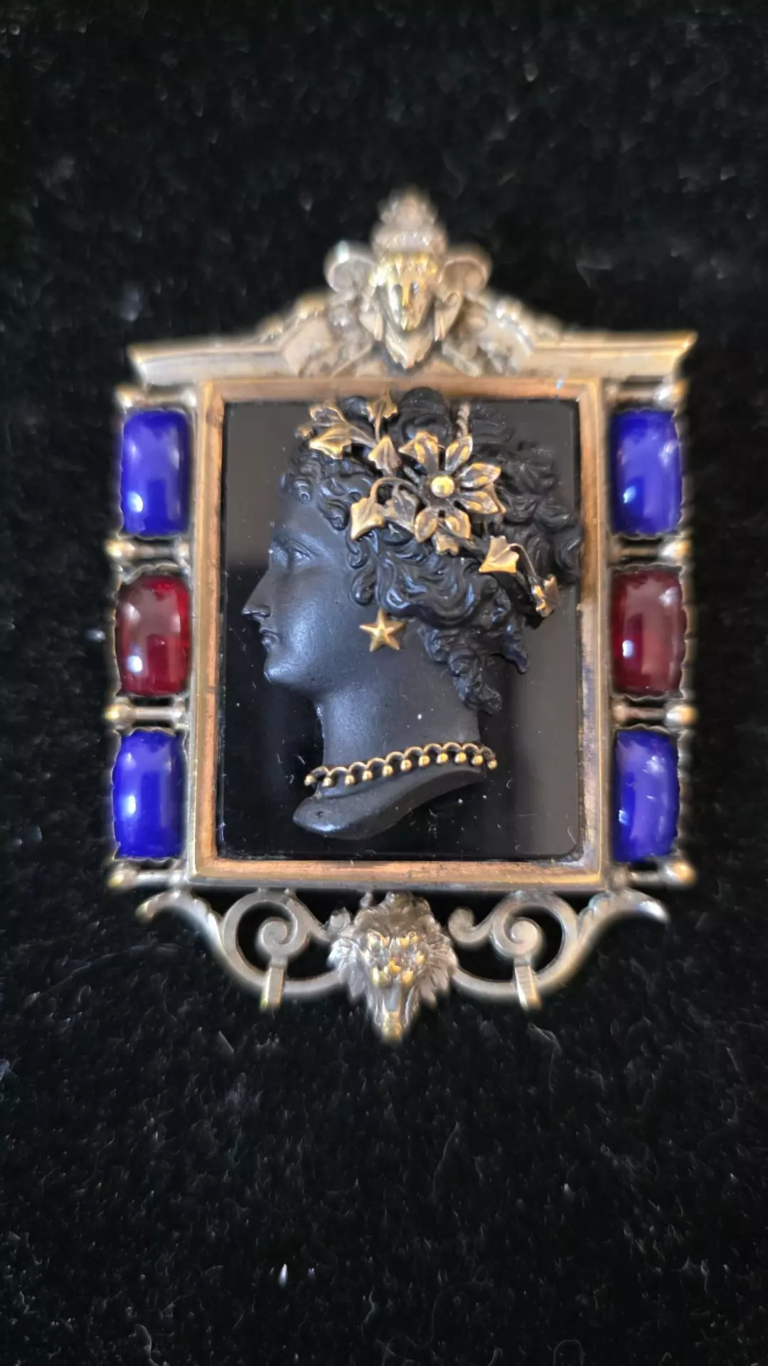 Pa^te de Verre Cameo thumbnail