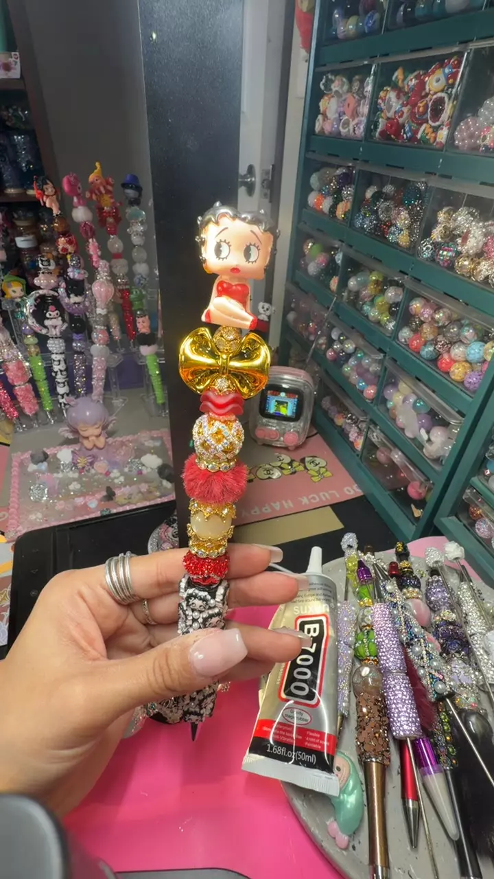 Betty topper all lux pen with extender thumbnail