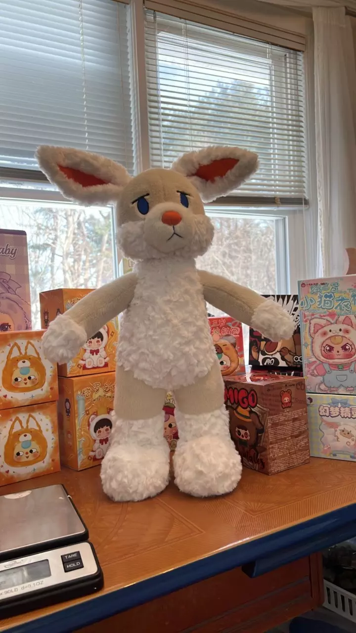 800% Lou Bunny thumbnail