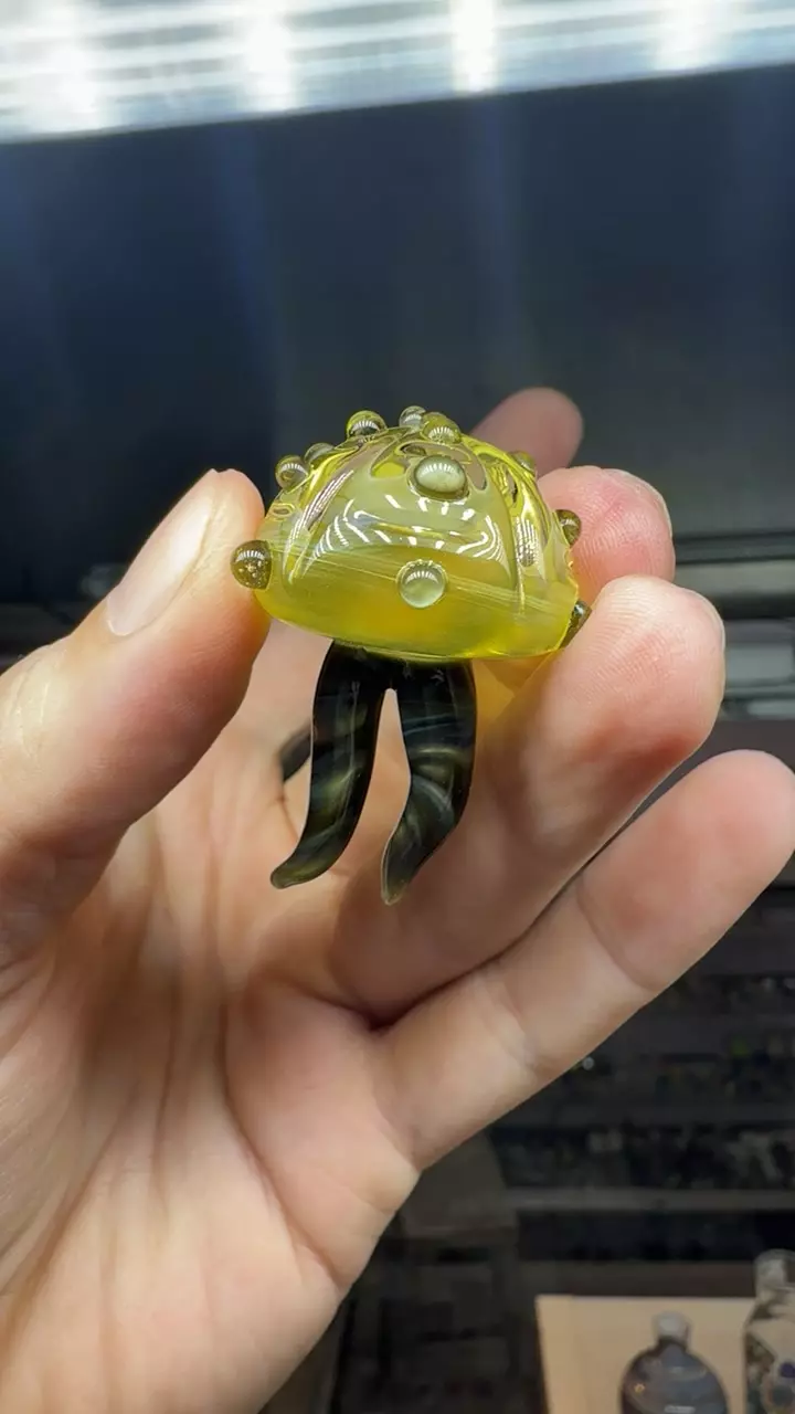 Button decor thumbnail