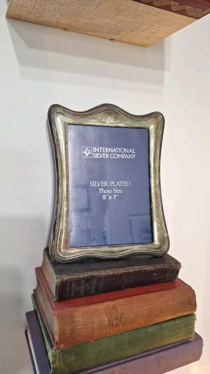 5x7 Vintage Silverplated Frame w/Easel Back thumbnail