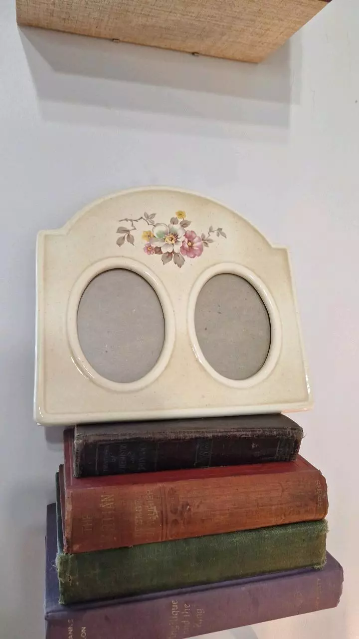 3x4 Double Opening Floral Ceramic Frame Easel Back thumbnail