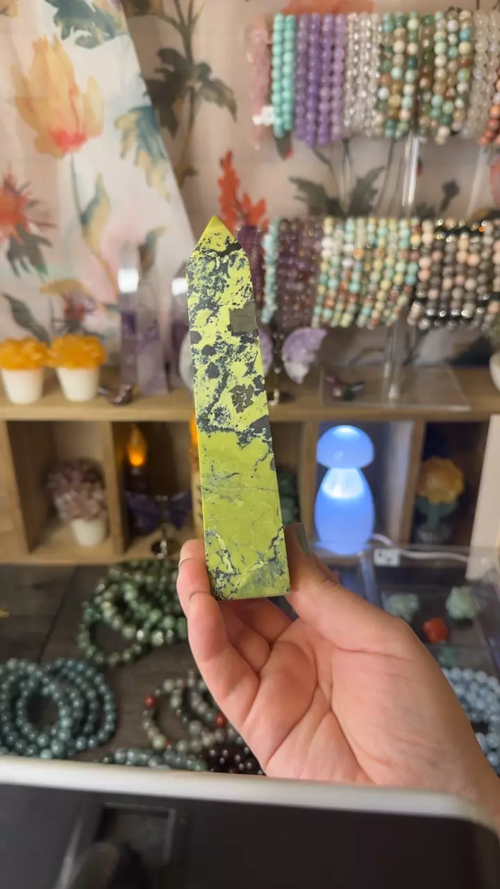 $32 | Serpentine w/ Pyrite Quartz 32G thumbnail