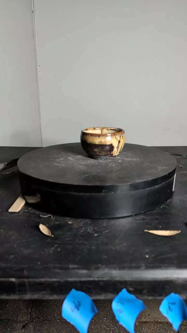 #86 pot 4.5" wide thumbnail