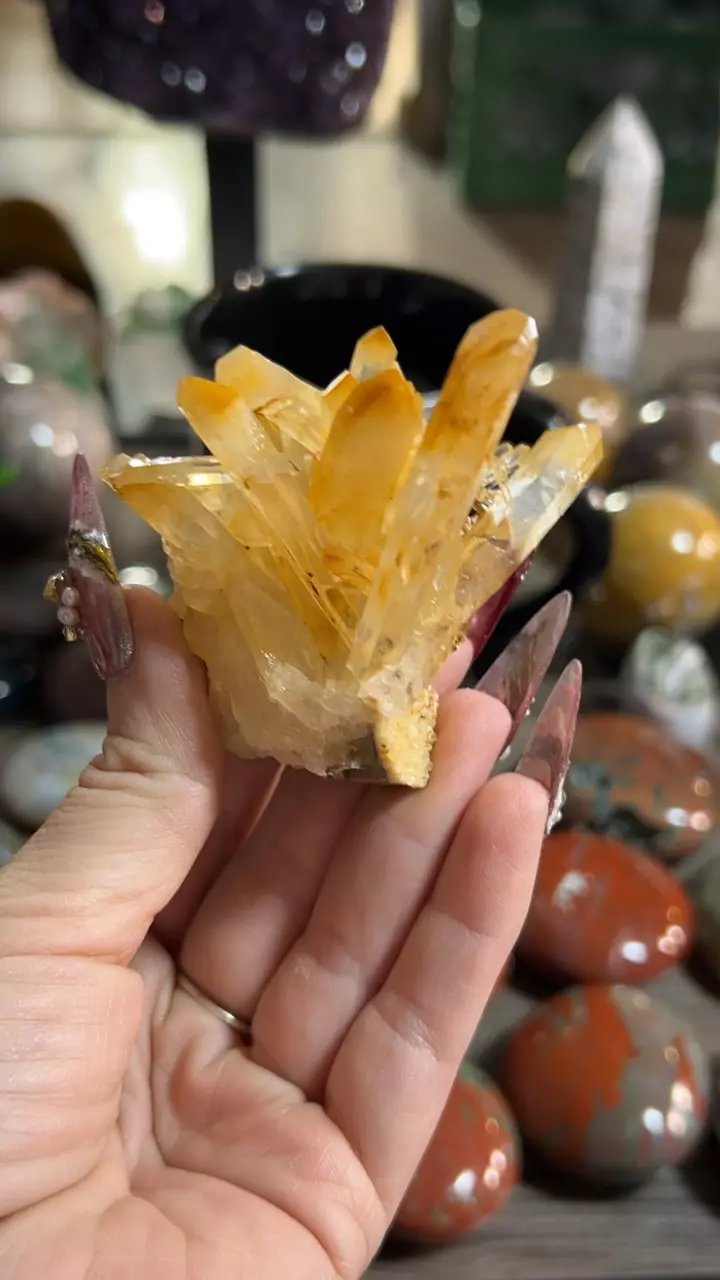 Mango Quartz from Colombia thumbnail