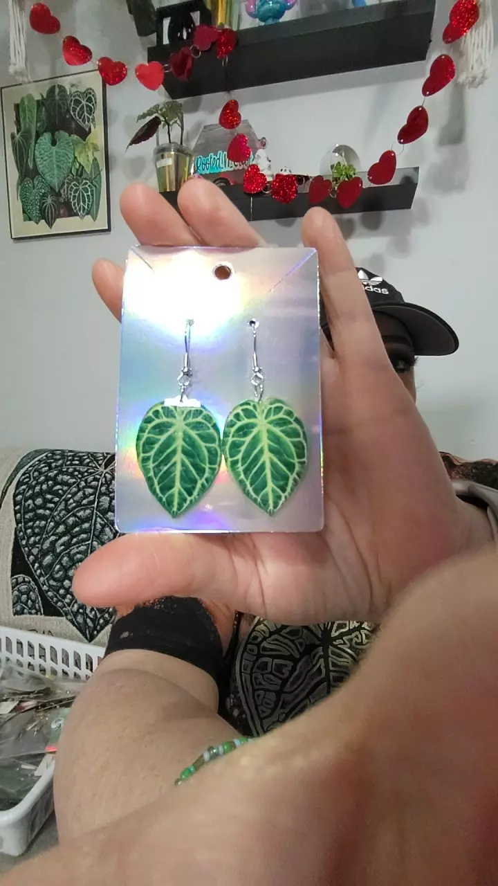 ANTHURIUM CRYSTAL EARRINGS thumbnail
