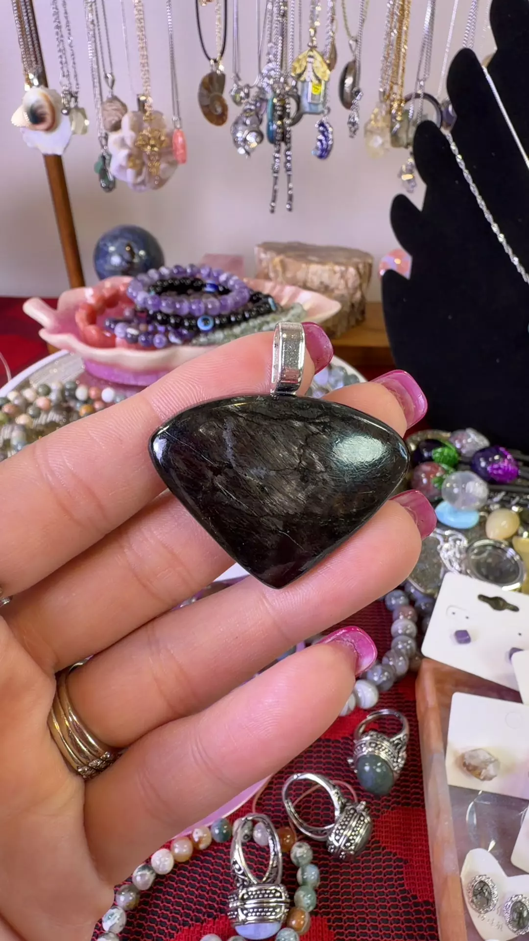 hypersthene $14⭐️ thumbnail