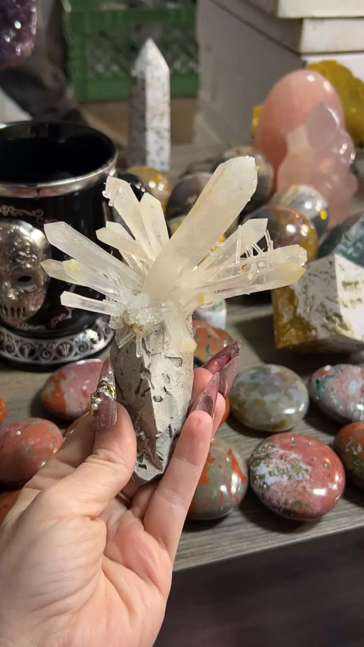 Mango Quartz from Colombia thumbnail