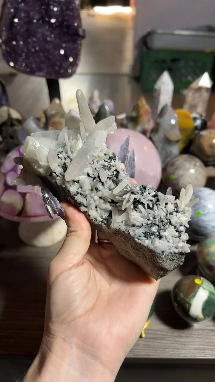 quartz calcite epidote hematite thumbnail