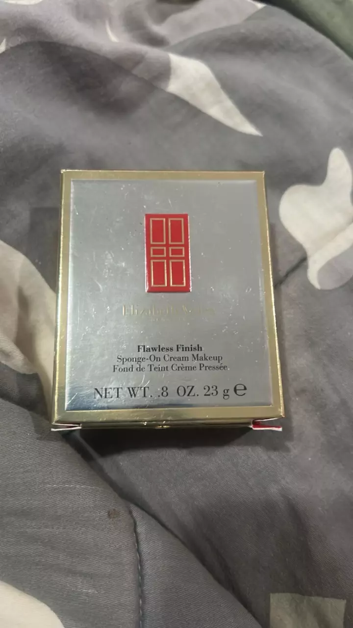 Elizabeth Arden thumbnail