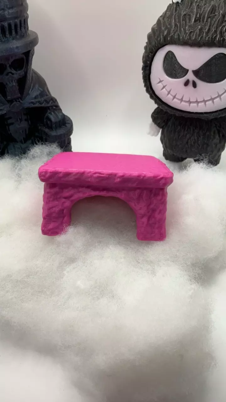 Small Hide single random color thumbnail