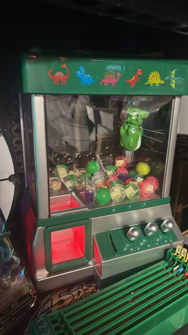 GIGANTICSAURUS KLAWS OF DREAMS🥹 thumbnail