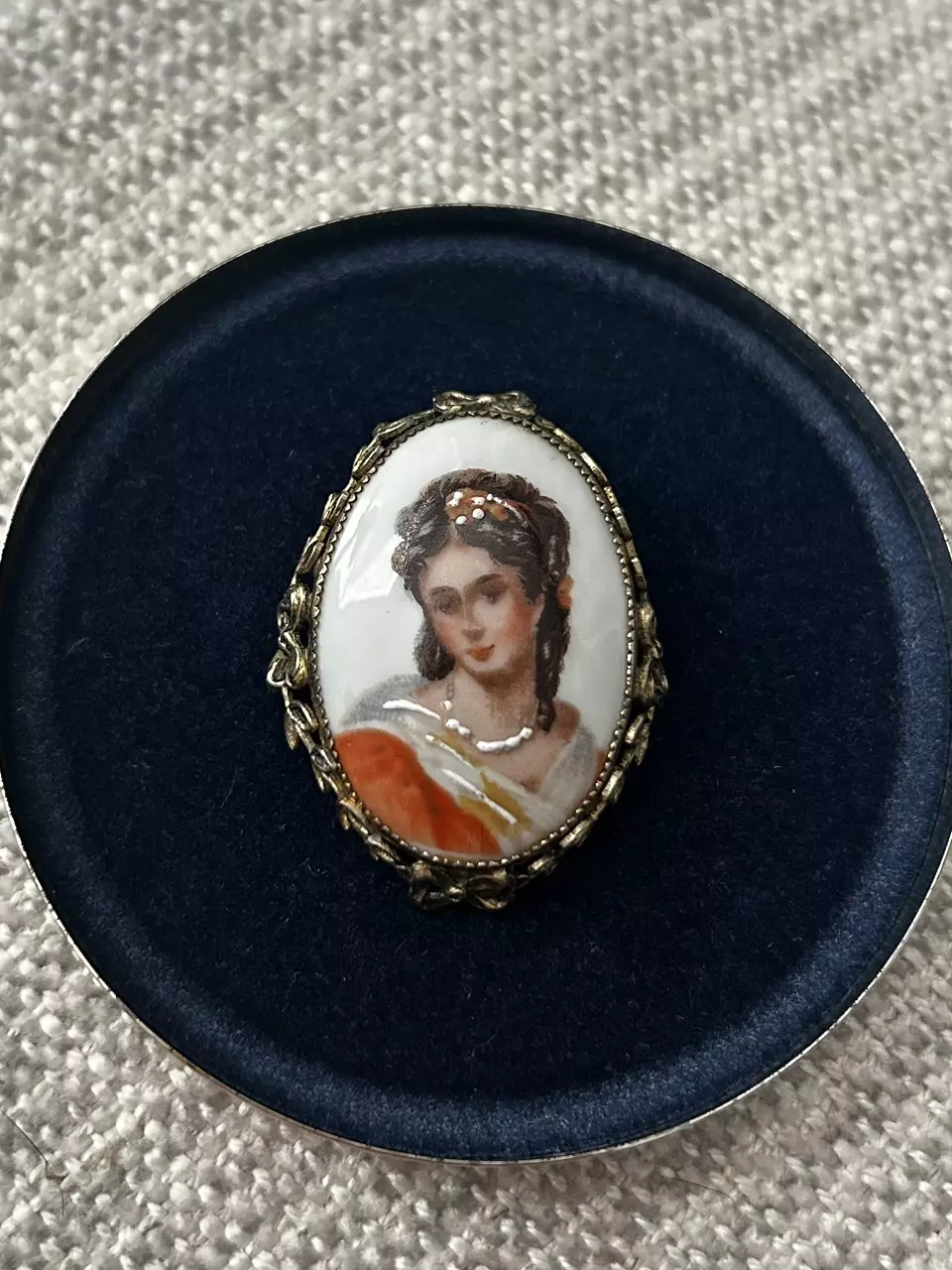 Handpainted Limoges Portrait Brooch thumbnail