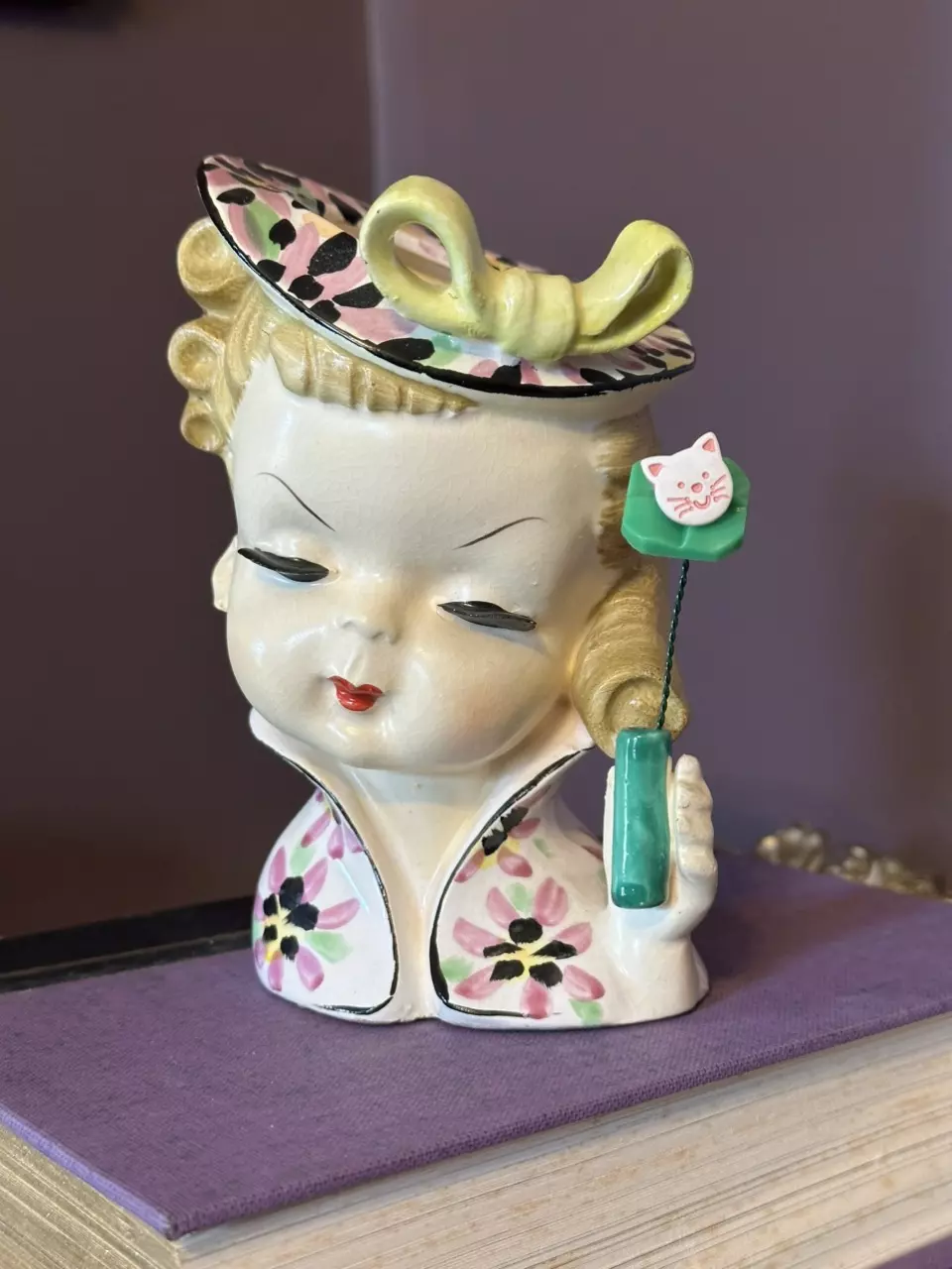 #45 Umbrella Girl Head Vase - no umbrella thumbnail