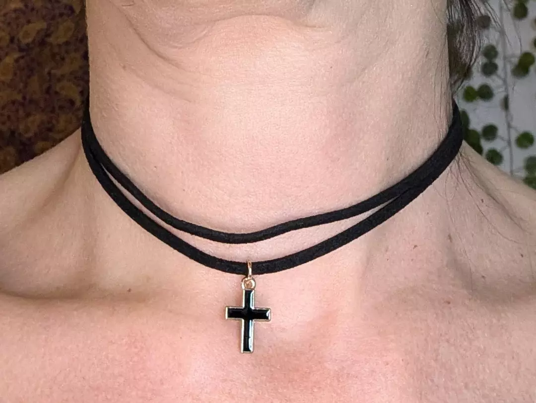 you get one random choker thumbnail