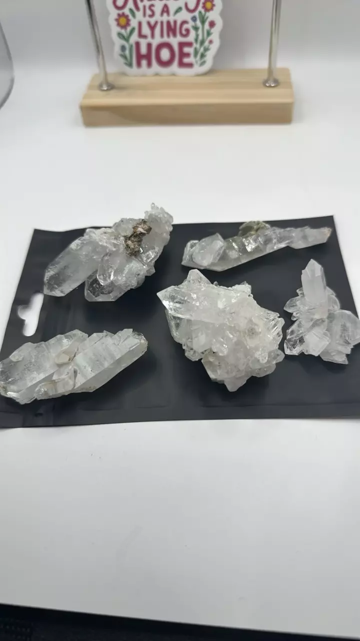 Alley Pick Faden Quartz 💜 thumbnail