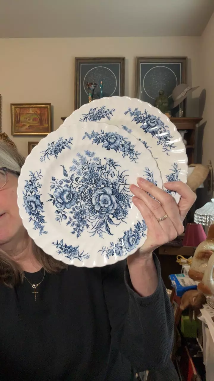 beacon Hill two plates thumbnail