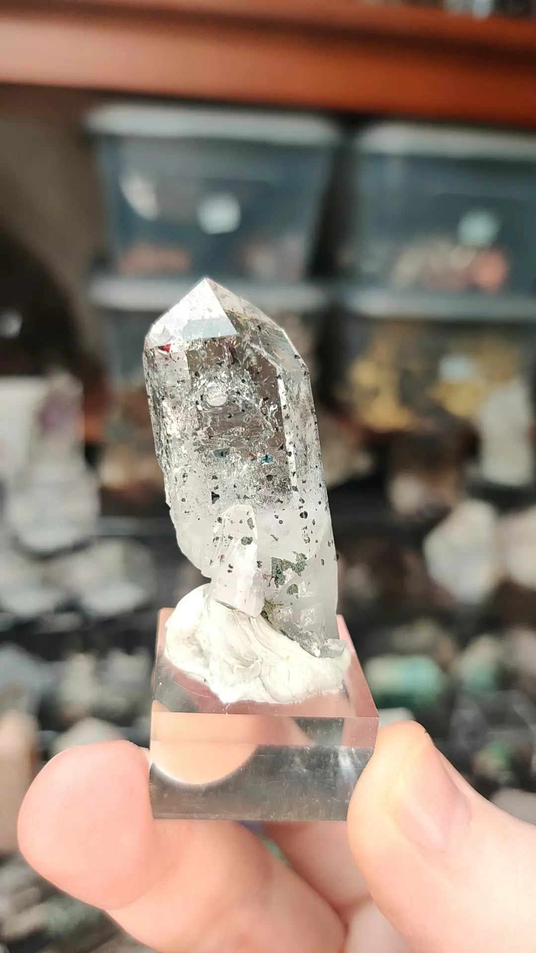 Streep Mine ENHYDRO Quartz w Hematite and Chlorite (d) thumbnail