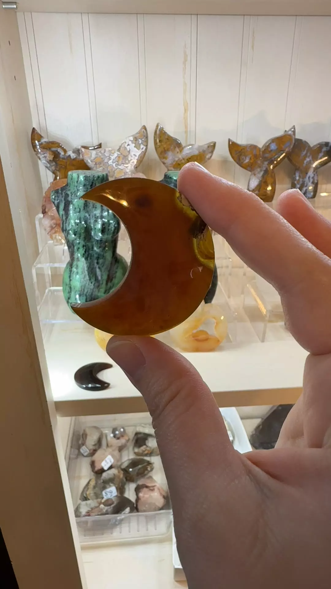 $16 | Amber Moon 16A thumbnail